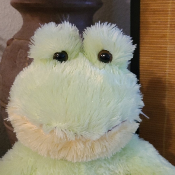 NWOT  SOFT PLUSH GREEN YELLOW FROG STUFFED ANIMAL - Picture 2 of 16